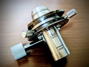 Leitz製の特殊なコンデンサーであるHeineコンデンサー